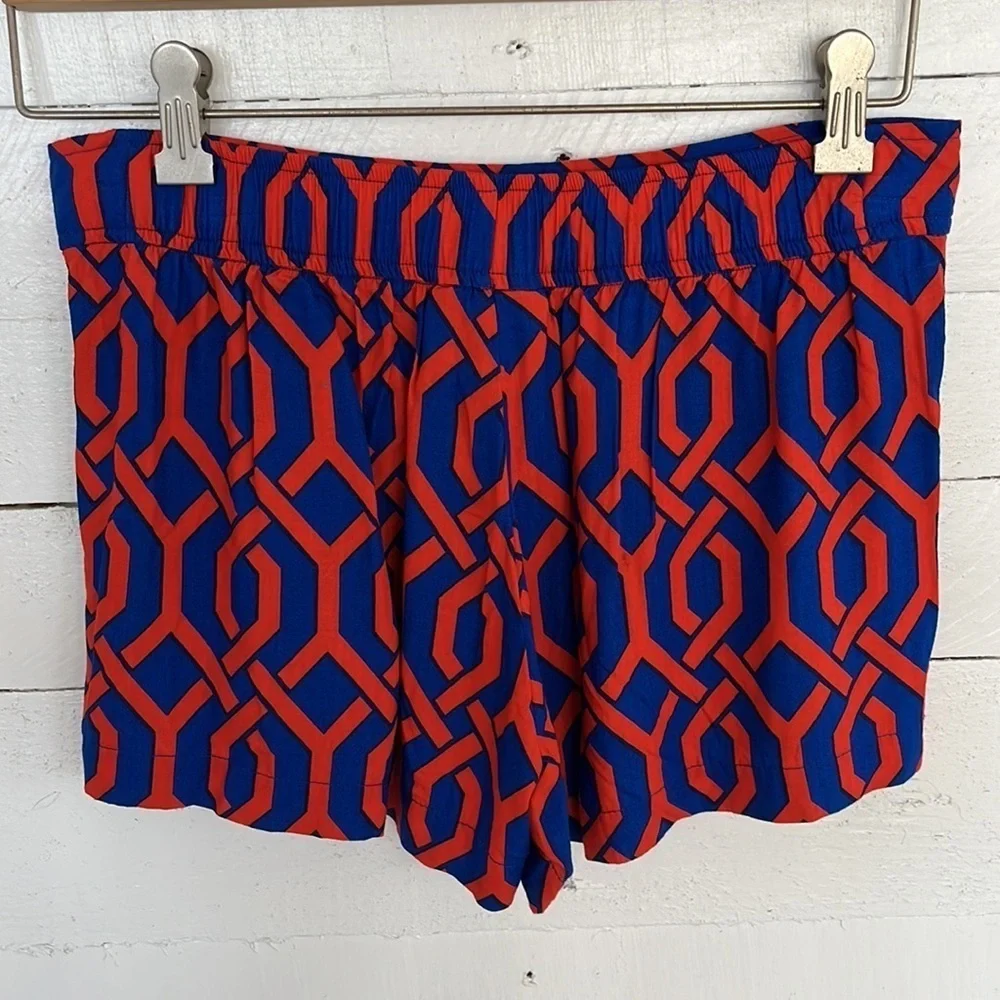 Escapade Shorts Size XS - Picture 2 of 3